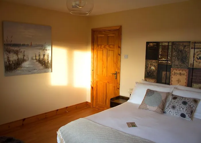 לינה וארוחת בוקר Madra Rua Organic בליליפין