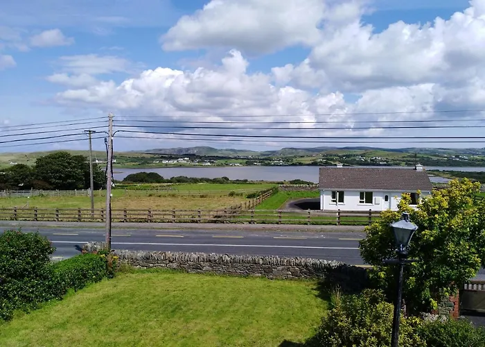 לינה וארוחת בוקר Madra Rua Organic